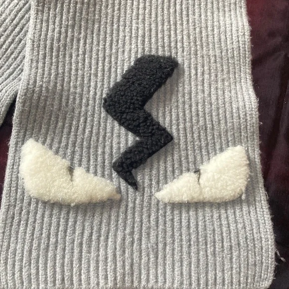 Fendi Gray Scarf with Black and White Accents - Picture 2 of 6